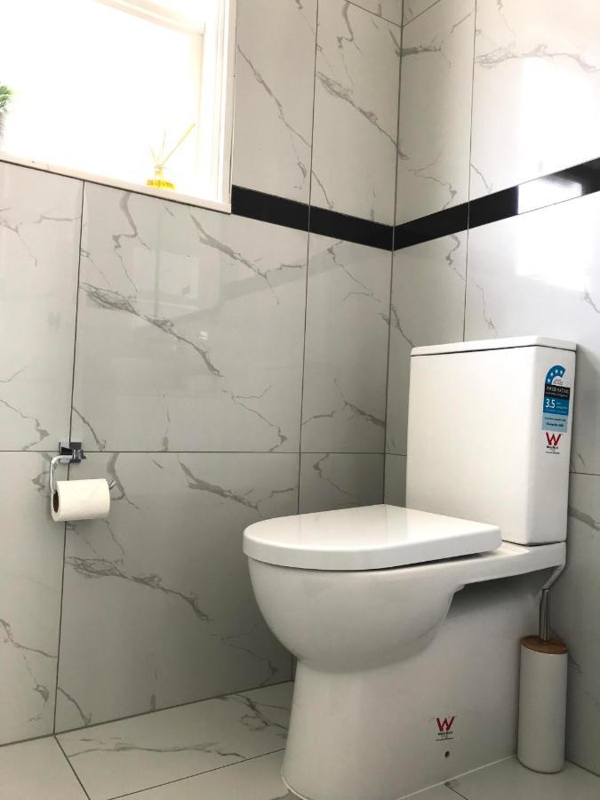 Bright & Comfy Stay In Newly Renovated Home With Parking Окленд Экстерьер фото