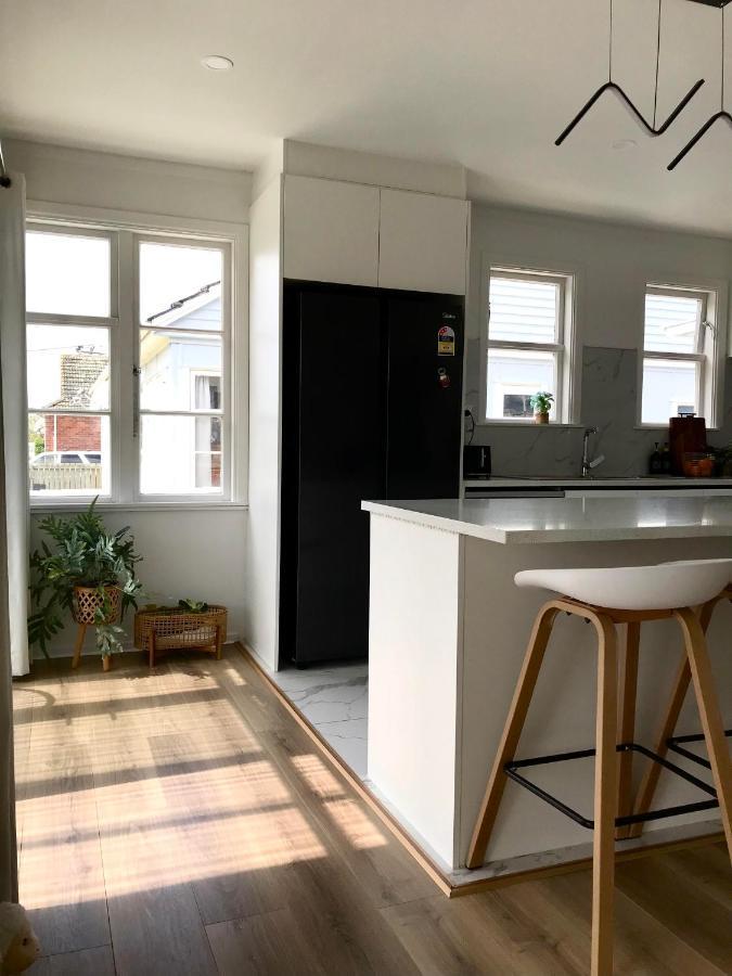 Bright & Comfy Stay In Newly Renovated Home With Parking Окленд Экстерьер фото