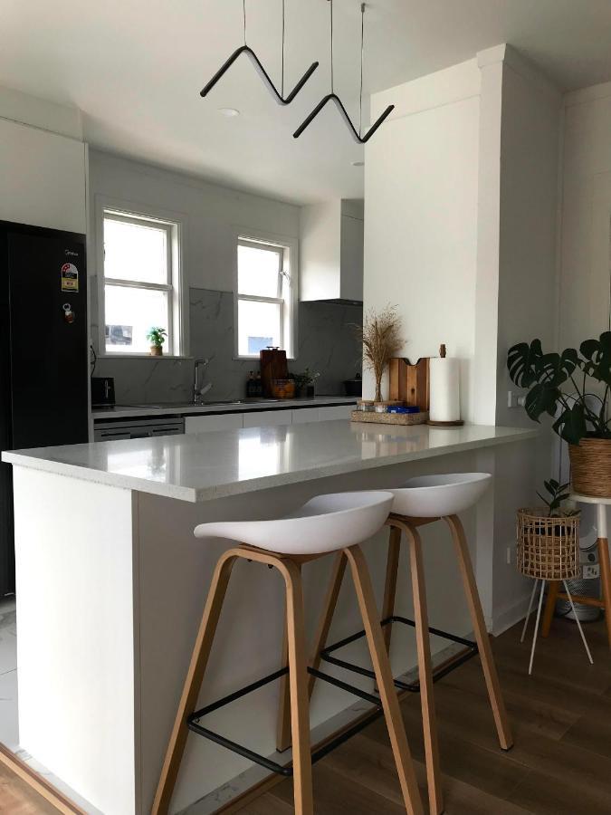 Bright & Comfy Stay In Newly Renovated Home With Parking Окленд Экстерьер фото