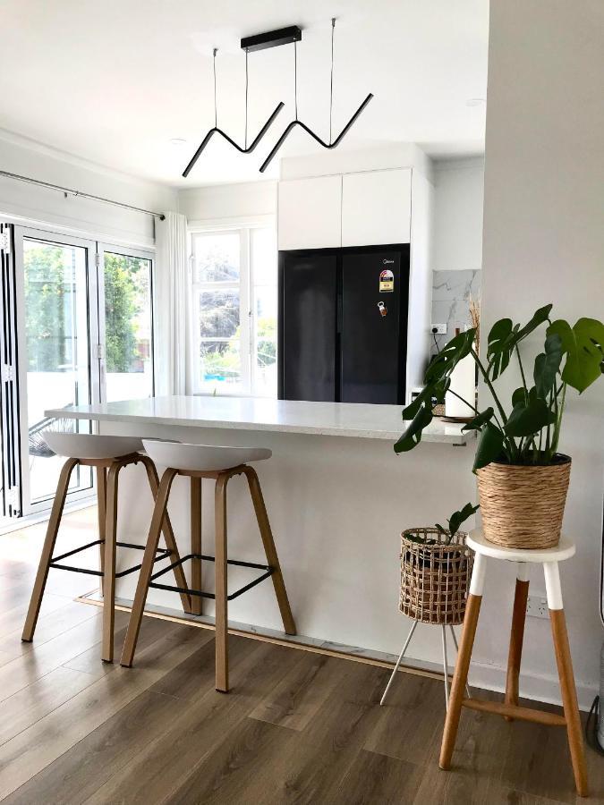 Bright & Comfy Stay In Newly Renovated Home With Parking Окленд Экстерьер фото