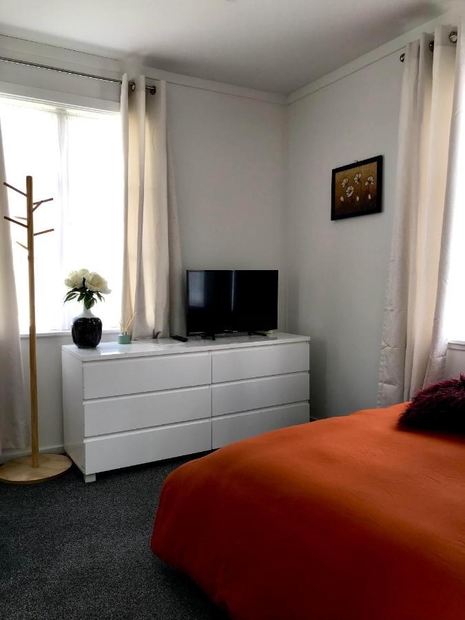 Bright & Comfy Stay In Newly Renovated Home With Parking Окленд Экстерьер фото